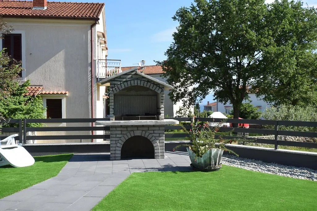 Apartment Helena Malinska 0*,  Croatia